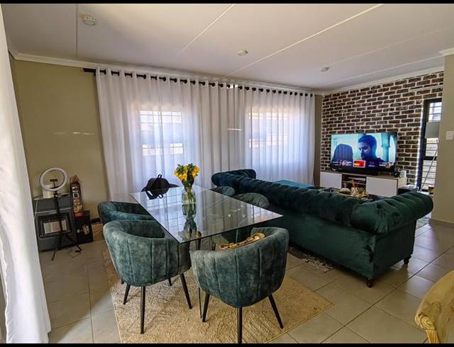 4 BEDROOM HOUSE FOR SALE IN LOTUS GARDENS